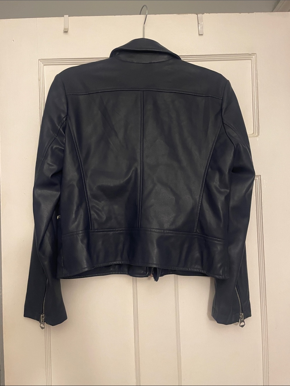 Women's Navy faux Leather Moto Jacket - Sleek Zip-Front Biker - Picture 6 of 9